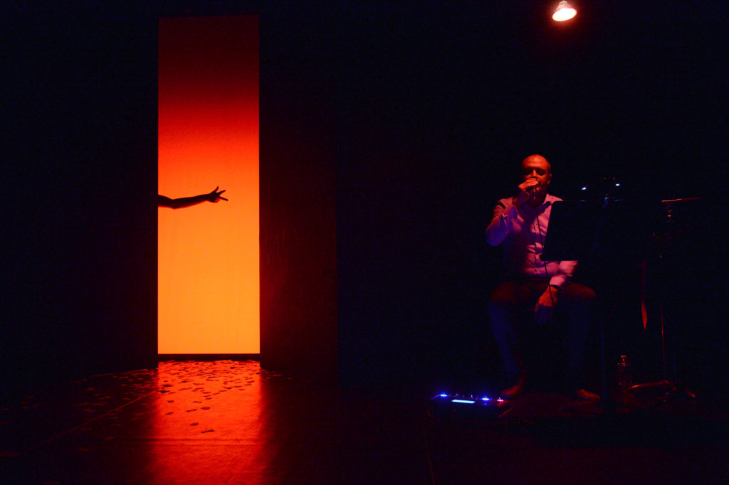 “Beautiful business” (laboratoire B#4) : CHARLES ROBINSON texte & voix, GUILLAUME BARRIOU son & espace